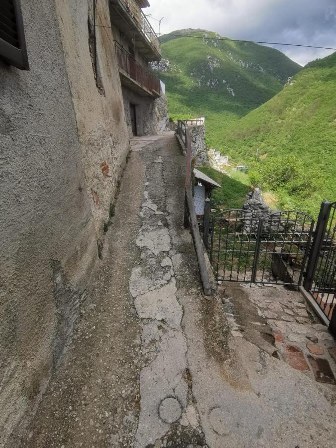 Poggio Bustone Il Torrioneヴィラ エクステリア 写真